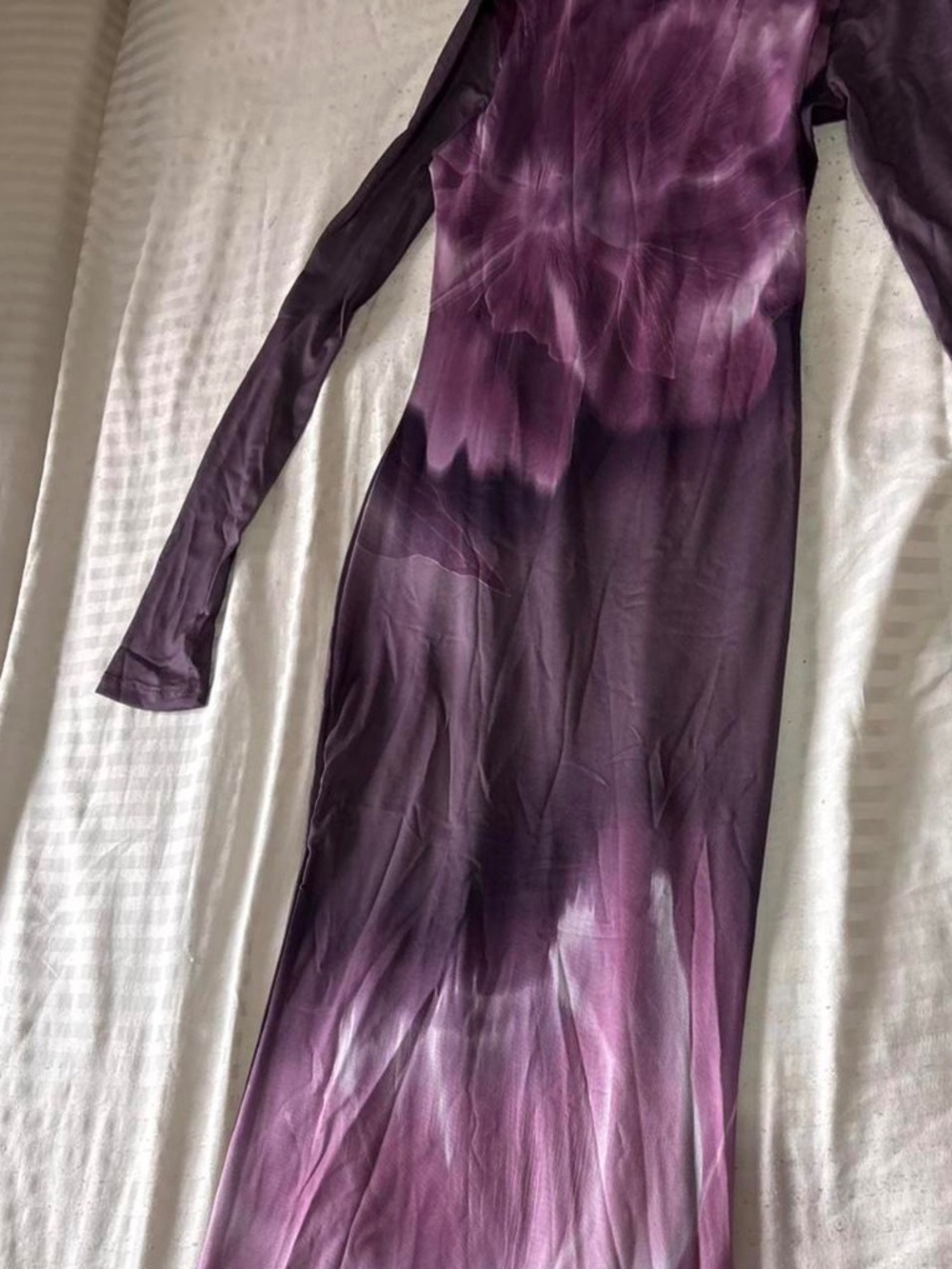 Stunning purple princess dress brand new with floral prints!